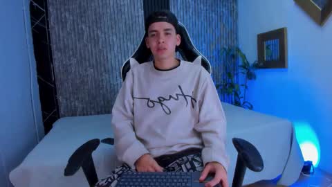 Mike 0233 online show from 10.08.25