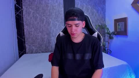 Mike 0233 online show from 10.15.25