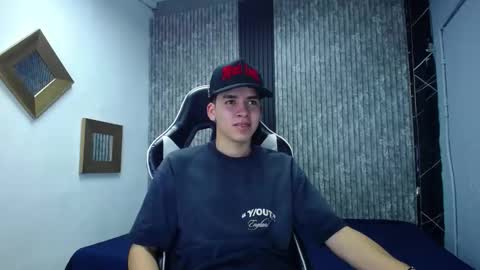 Mike 0233 online show from 11.23.25