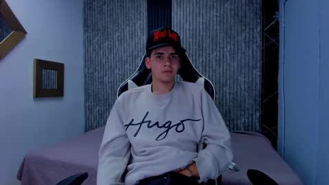 Mike 0233 online show from 11.26.25