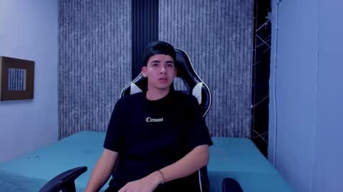 Mike 0233 online show from 11.27.25