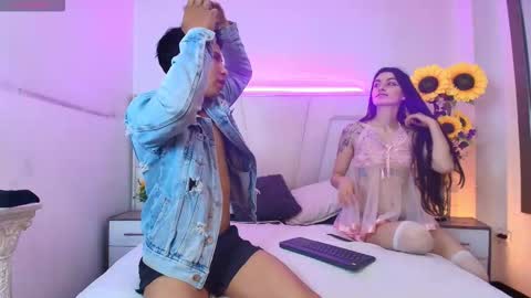 Snapshot of mike_and_sttar chatting on 09.10.25 Mike and Sttar online show from 09.10.25