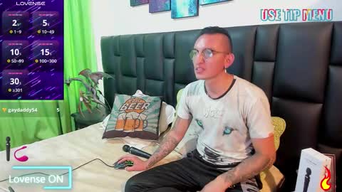 Snapshot of mike_bennet chatting on 03.21.26 Mike Bennet Make me Cum Please online show from 03.21.26