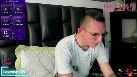 Snapshot of mike_bennet chatting on 03.23.26 Mike Bennet Make me Cum Please online show from 03.23.26