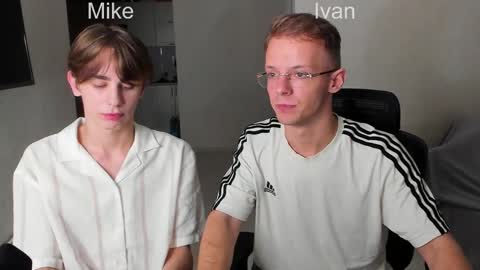 Snapshot of mike_ees chatting on 11.09.25 Ivan and Mikemikee online show from 11.09.25