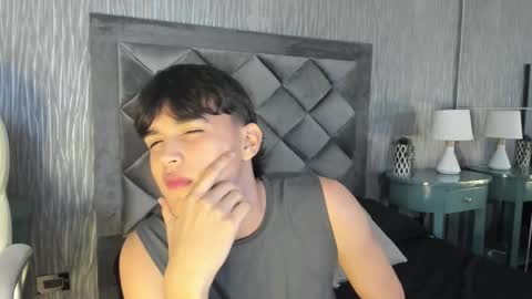 Snapshot of mike_harper_ chatting on 11.09.25 Mike online show from 11.09.25