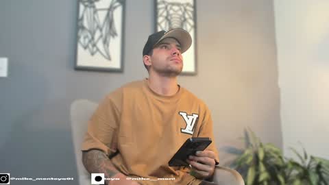 Snapshot of mike_montoya chatting on 02.02.25 Mike Montoya online show from 02.02.25