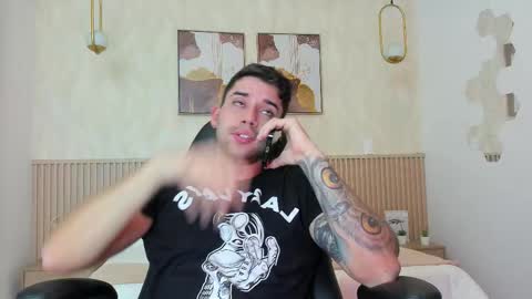 Snapshot of mike_montoya chatting on 10.09.25 Mike Montoya online show from 10.09.25