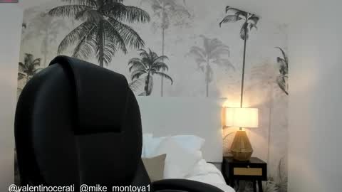 Snapshot of mike_montoya chatting on 10.12.25 Mike Montoya online show from 10.12.25