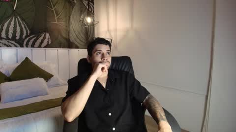 Snapshot of mike_montoya chatting on 10.24.25 Mike Montoya online show from 10.24.25