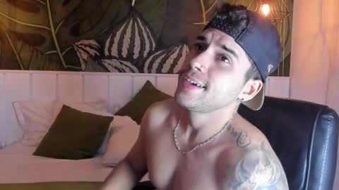 Snapshot of mike_montoya chatting on 11.14.25 Mike Montoya online show from 11.14.25