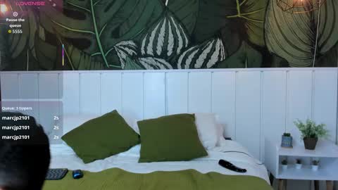 Snapshot of mike_montoya chatting on 12.02.25 Mike Montoya online show from 12.02.25