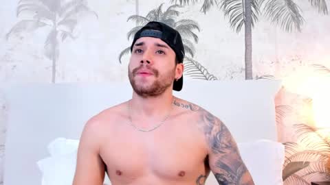 Snapshot of mike_montoya chatting on 12.20.25 Mike Montoya online show from 12.20.25