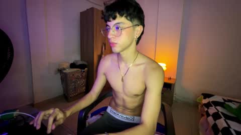 Mike Pineapple online show from 10.13.25