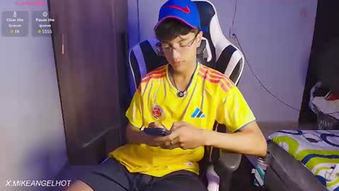 Mike Pineapple online show from 06.19.26