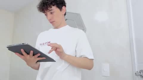 Snapshot of mikebelf4 chatting on 12.17.25 Mikebelf4 online show from 12.17.25