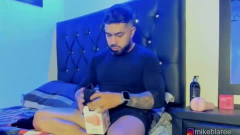Snapshot of mikeblaree chatting on 01.09.26 mikeblaree online show from 01.09.26