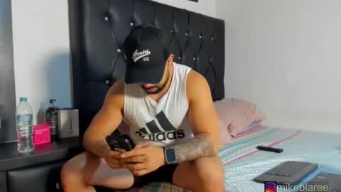 Snapshot of mikeblaree chatting on 02.05.26 mikeblaree online show from 02.05.26