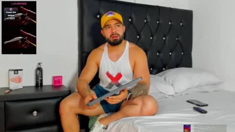 Snapshot of mikeblaree chatting on 02.18.26 mikeblaree online show from 02.18.26