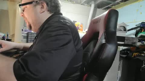 Snapshot of mikejws chatting on 10.16.25 mikejws online show from 10.16.25