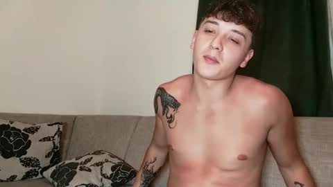 Snapshot of mikelaur chatting on 09.19.25 MikeLaur online show from 09.19.25