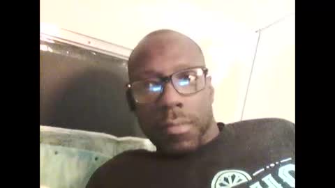 Snapshot of mikenlynz3oh3 chatting on 11.04.25 mikenlynz3oh3 online show from 11.04.25