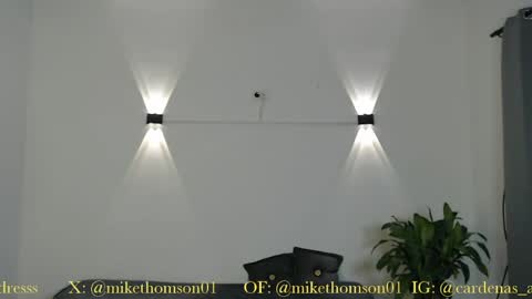 Snapshot of mikethomson01 chatting on 04.21.26 Mike online show from 04.21.26