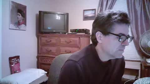 Snapshot of mikewulds chatting on 01.28.25 Mike online show from 01.28.25