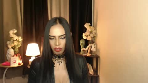 Snapshot of mikeyalawi03 chatting on 01.24.25 Mistress MikeyAlawi online show from 01.24.25
