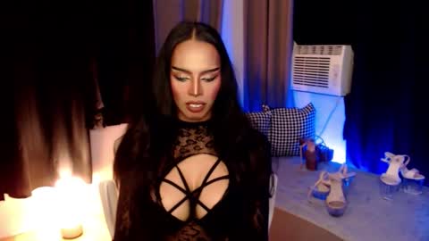Snapshot of mikeyalawi03 chatting on 12.15.25 Mistress MikeyAlawi online show from 12.15.25
