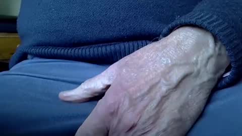 Snapshot of mikeybed chatting on 12.09.24 mikeybed online show from 12.09.24