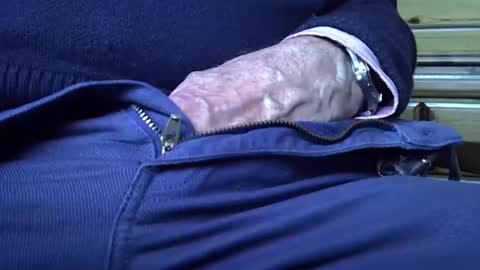 Snapshot of mikeybed chatting on 12.11.24 mikeybed online show from 12.11.24