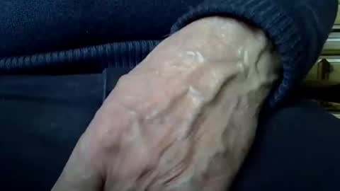 Snapshot of mikeybed chatting on 01.10.25 mikeybed online show from 01.10.25