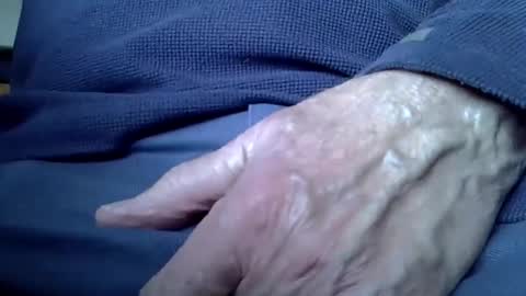 Snapshot of mikeybed chatting on 01.14.25 mikeybed online show from 01.14.25