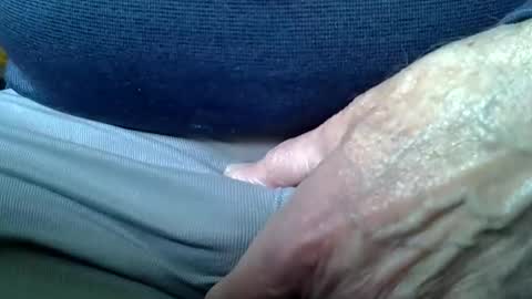 Snapshot of mikeybed chatting on 03.12.25 mikeybed online show from 03.12.25