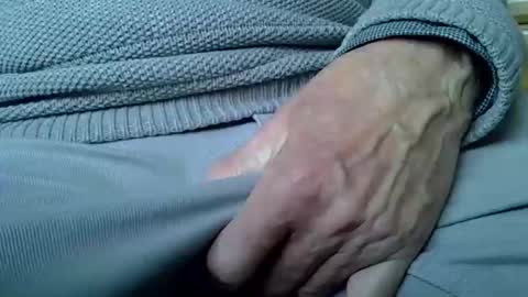 Snapshot of mikeybed chatting on 11.15.25 mikeybed online show from 11.15.25