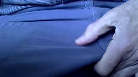 Snapshot of mikeybed chatting on 11.26.25 mikeybed online show from 11.26.25