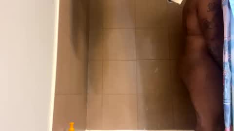 Snapshot of mikeyblunt chatting on 12.17.24 mikeyblunt online show from 12.17.24