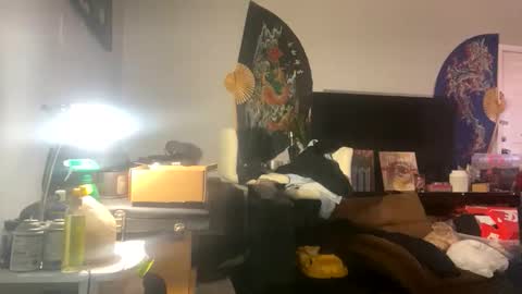 Snapshot of mikeyblunt chatting on 12.16.25 mikeyblunt online show from 12.16.25