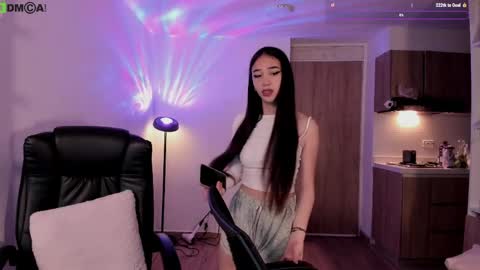 Snapshot of mikeyvioleta chatting on 05.19.26 VIOLETAMIKE online show from 05.19.26