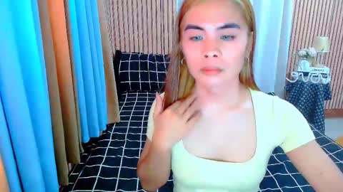 Snapshot of mikhayla_and_zeus_room chatting on 09.09.25 Mikhayla and Zeus online show from 09.09.25