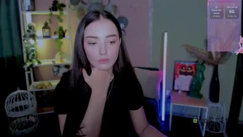 Snapshot of miki_nikki chatting on 09.18.25 Miki online show from 09.18.25