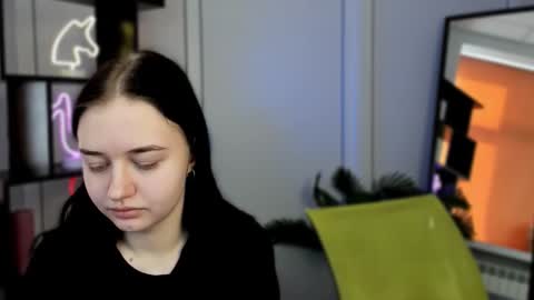 Snapshot of miki_ti chatting on 10.22.25 miki_ti online show from 10.22.25