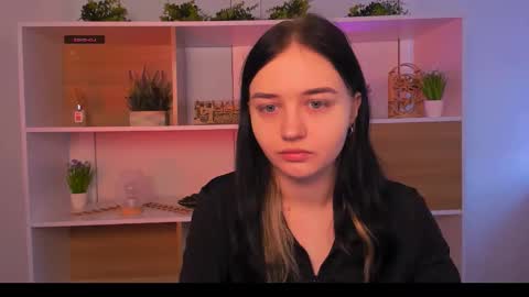 Snapshot of miki_ti chatting on 10.25.25 miki_ti online show from 10.25.25