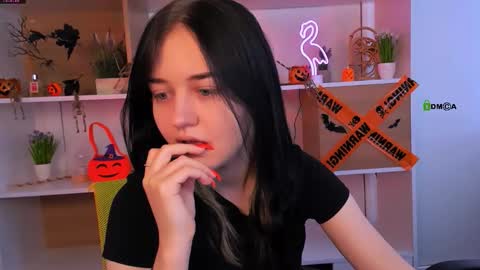 Snapshot of miki_ti chatting on 10.30.25 miki_ti online show from 10.30.25