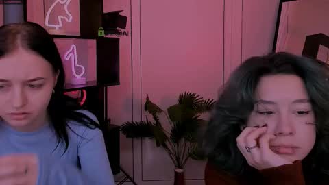 Snapshot of miki_ti chatting on 11.06.25 miki_ti online show from 11.06.25