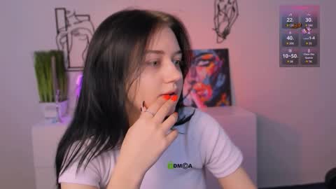 Snapshot of miki_ti chatting on 11.08.25 miki_ti online show from 11.08.25