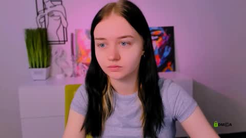 Snapshot of miki_ti chatting on 11.14.25 miki_ti online show from 11.14.25