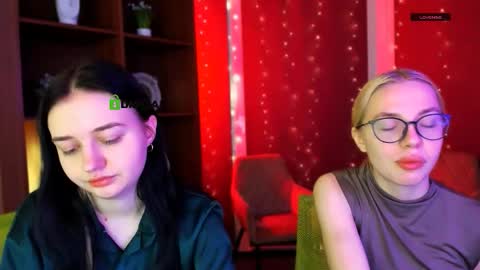 Snapshot of miki_ti chatting on 12.05.25 miki_ti online show from 12.05.25