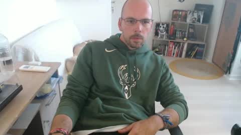 Snapshot of mikmik91 chatting on 09.12.25 mikmik91 online show from 09.12.25